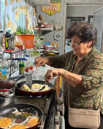 Dona Beba cooking food for participants that attended our workshop, photo credit Agripina Gomez