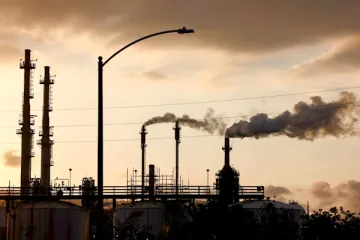 Pollution from refineries