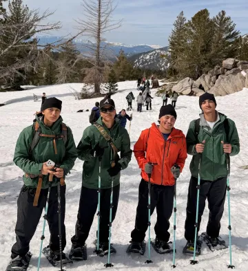 4 snowshoers
