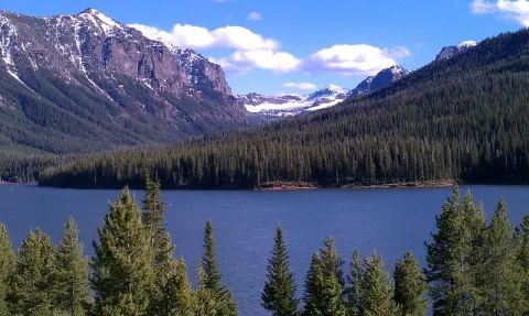 landscape photo by Zack Waterman