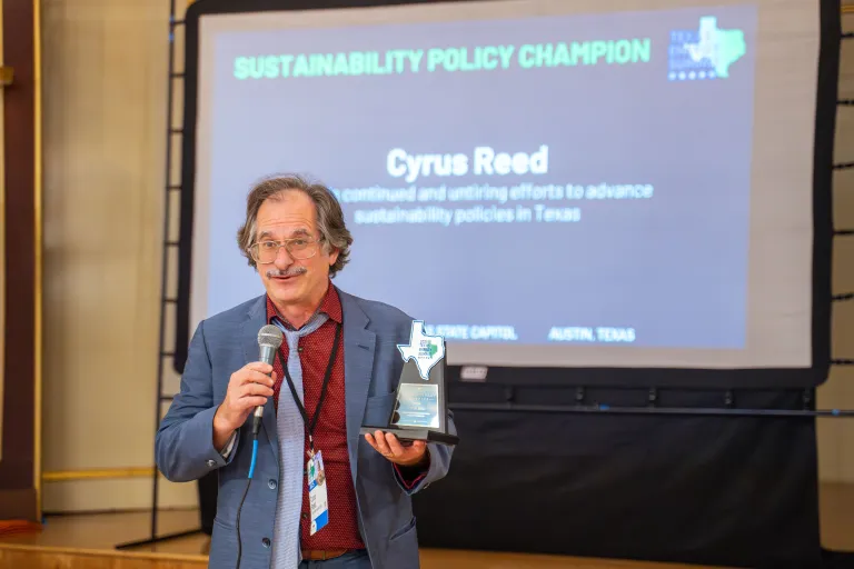 cyrus receives award