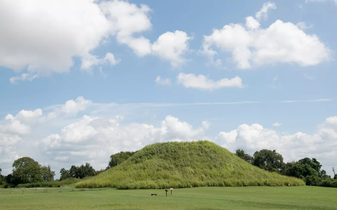 The Mississippi Mound Trail links a number of massive earthen structures, vestiges of former Native American communities.