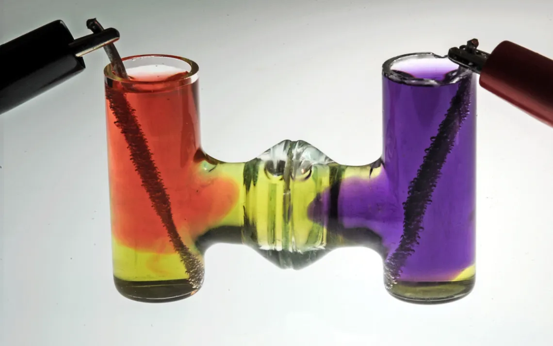 Demonstration of basic reactions used in producing cement via electrolysis.