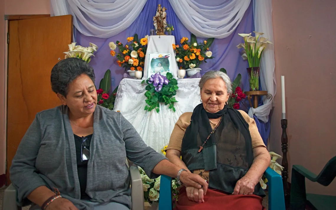 Berta Cáceres's sister and mother