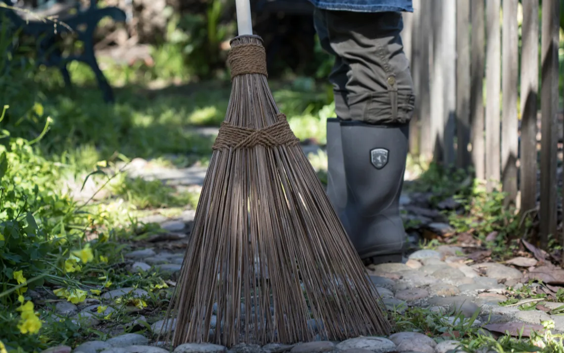Ultimate Garden Broom