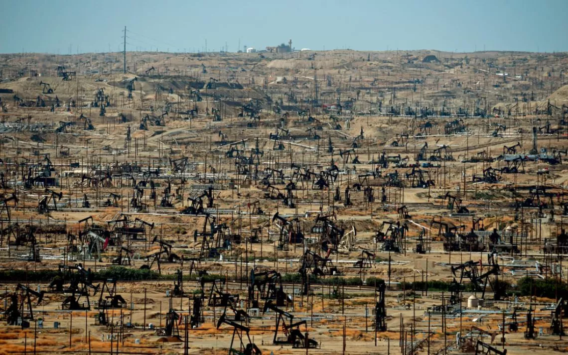 Oil fields in Bakersfield