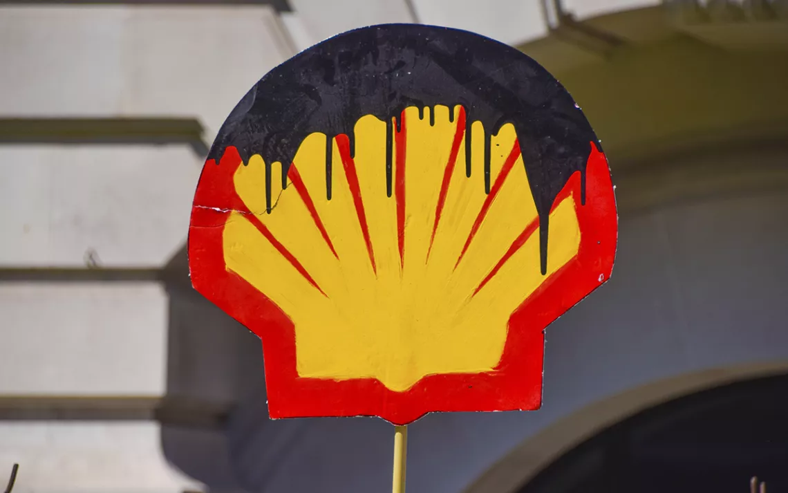 Shell logo dripping oil