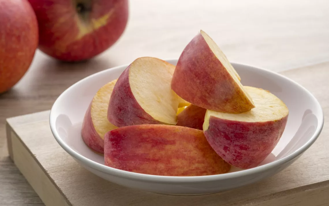 sliced apples