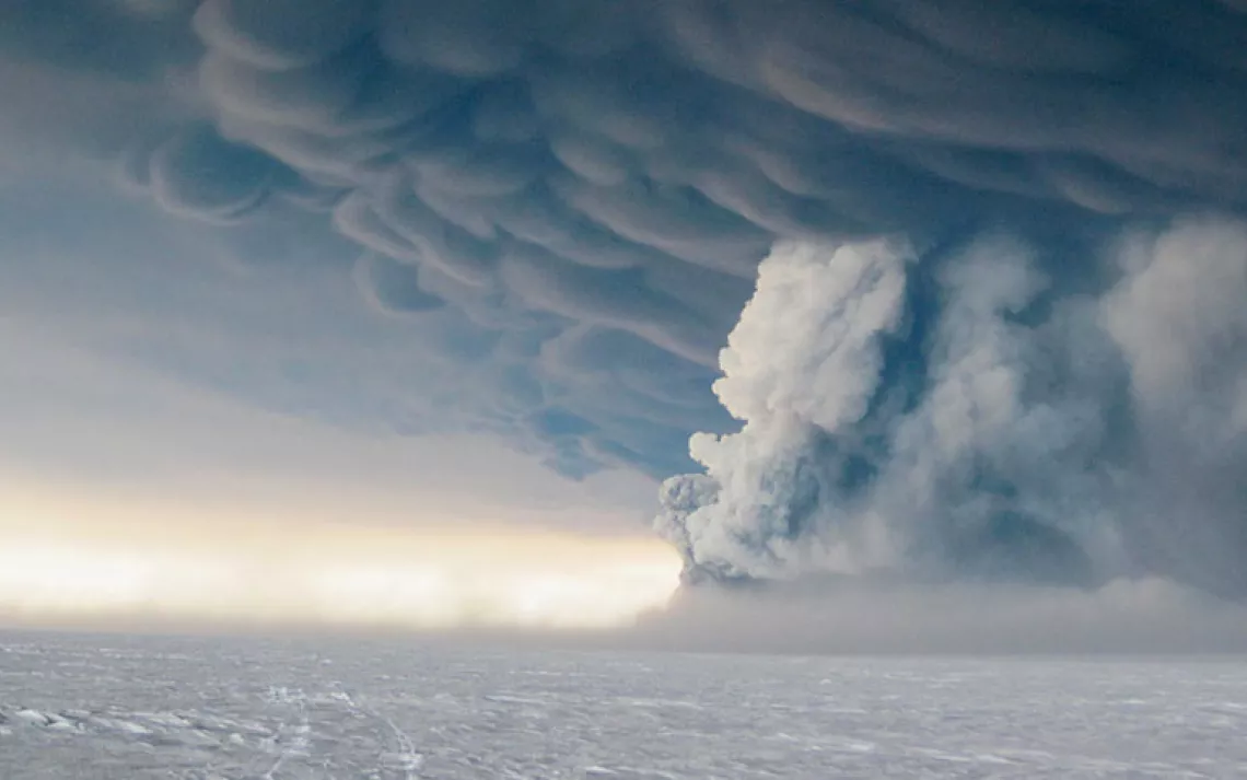 Grímsvötn volcano erupts over Iceland