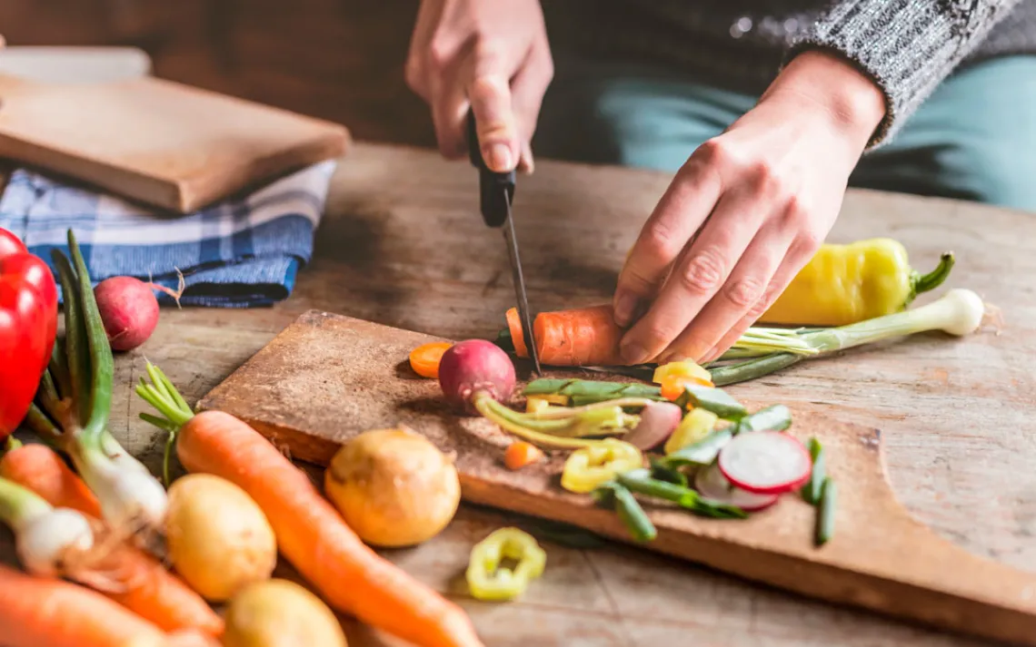 Cutting vegetables