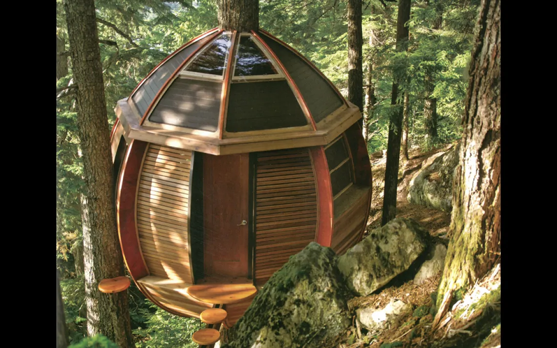 Treehouse HemLoft by Joel Allen.