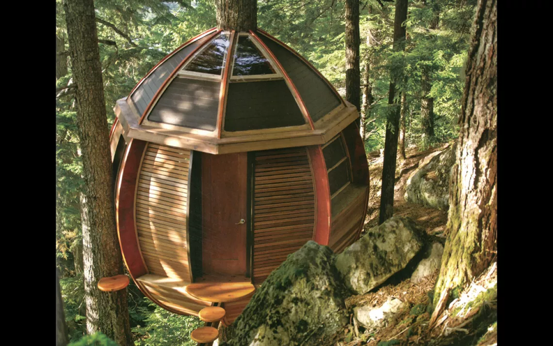 Treehouse HemLoft by Joel Allen.