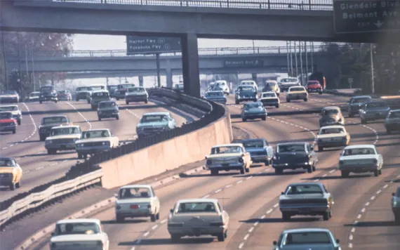 A busy eight-lane highway in Los Angeles in the 1950s