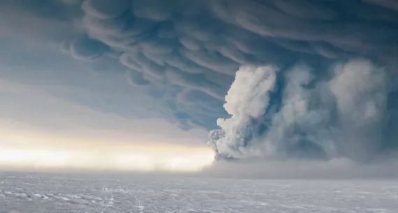 Grímsvötn volcano erupts over Iceland
