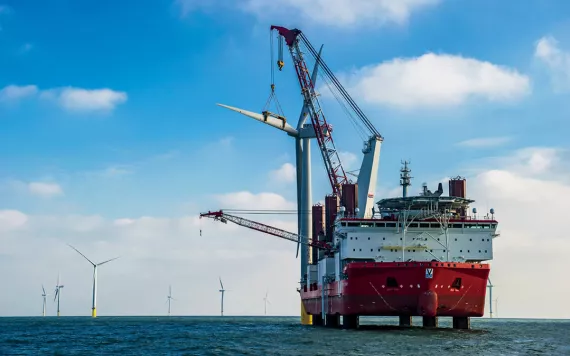 ocean platform with connected turbine