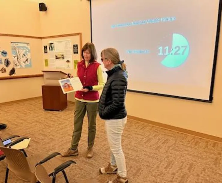 Lynn Boulton receives certificate