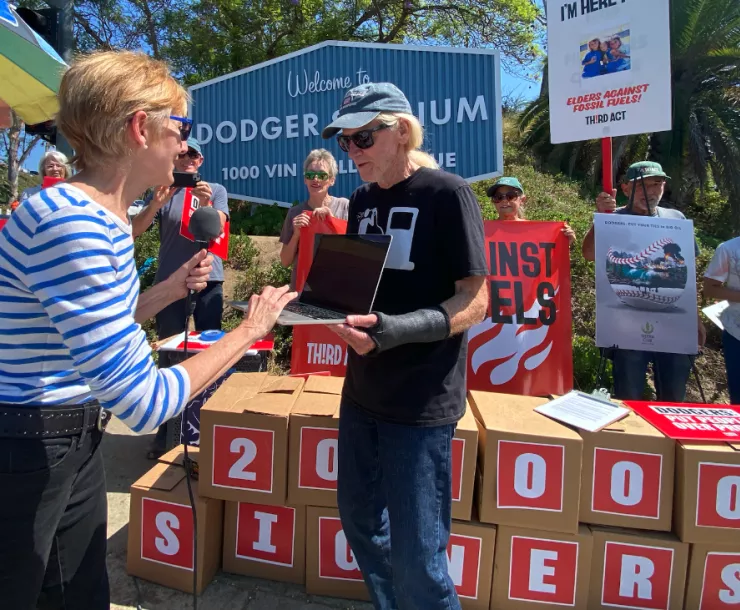 dodgers petition delivery