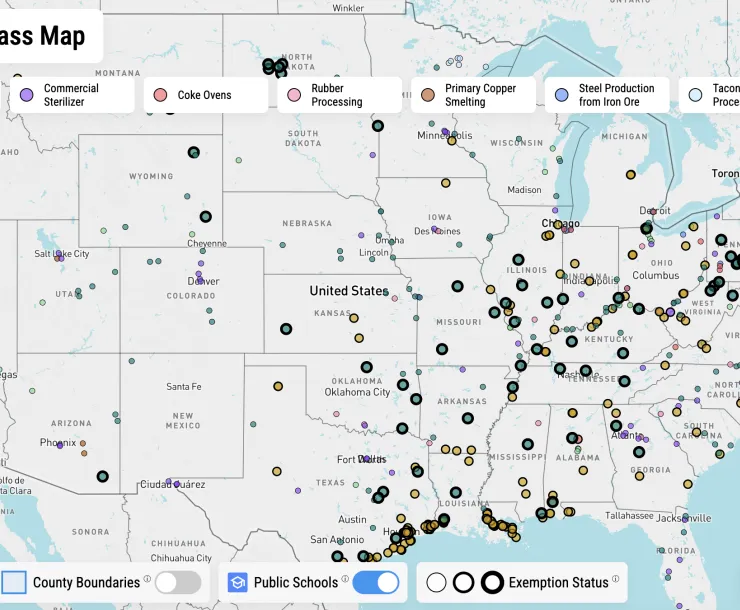A map of the United State showing over 500 facilities that could be given a pollution pass by the Trump Administration.