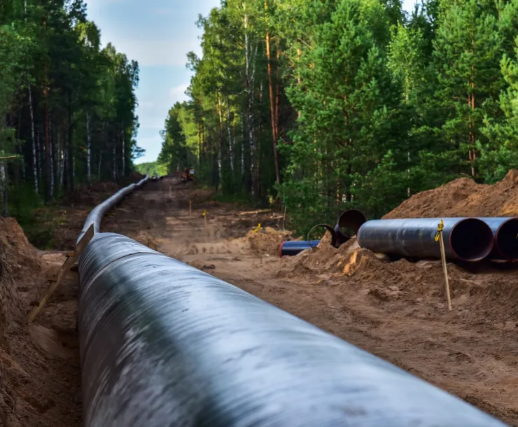 Oil LNG pipeline
