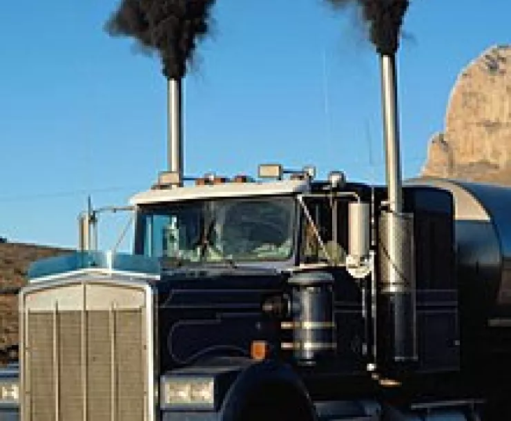 220px-Diesel-smoke.jpg