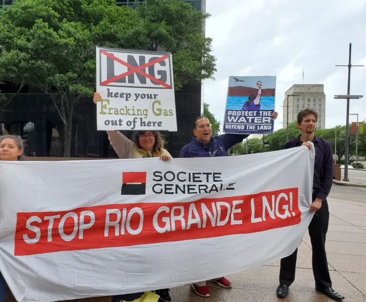 CHP-TX-1900-Keepurfrackinggas.jpg