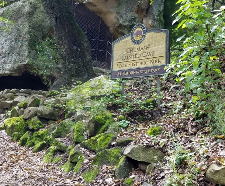Chumash Painted cave by dunno web.jpg