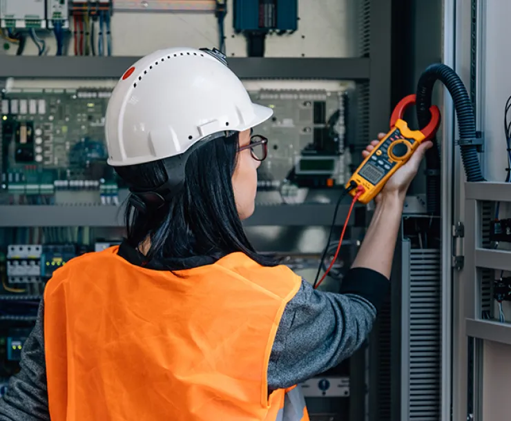 Engineer-Energy-auditor.jpg