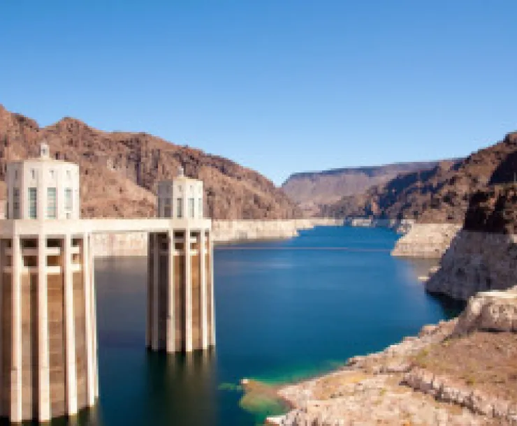 LakeMead_kenishirotie123rf_300.jpg
