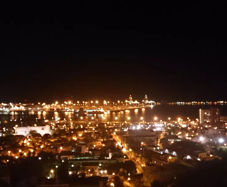 Puerto nocturno.jpg