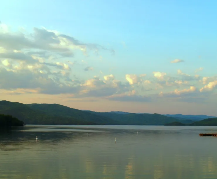 lake jocassee.JPG