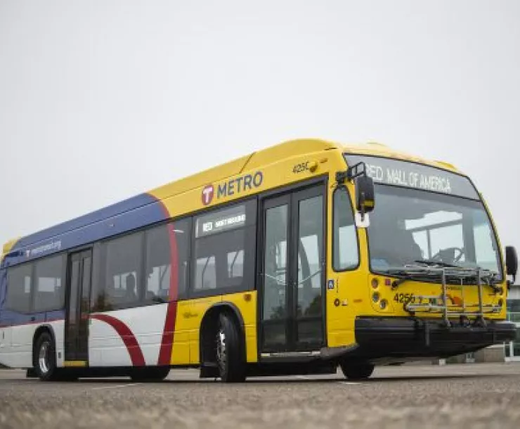 metroRedLineBus.jpg