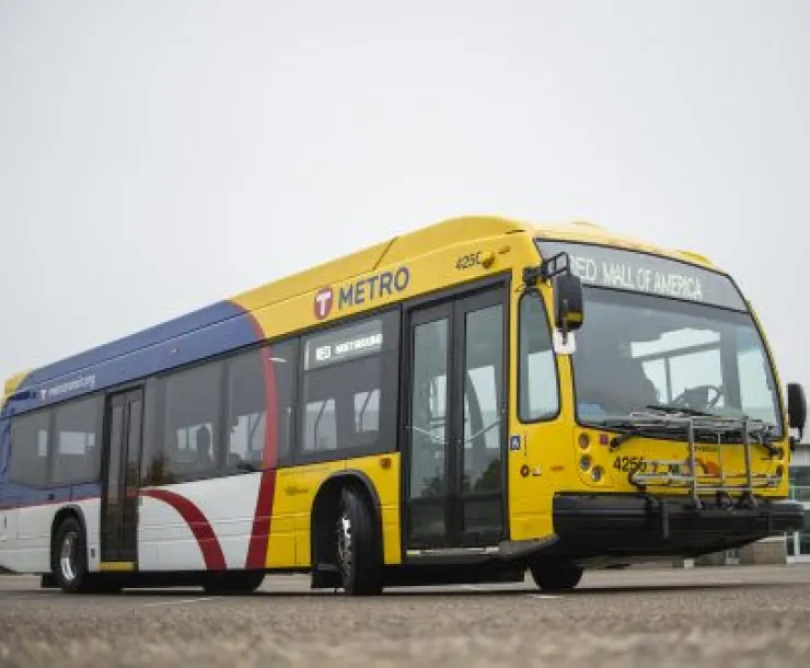 metroRedLineBus.jpg