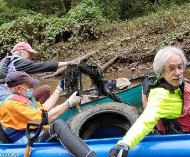 canoe.jpg