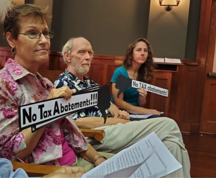 CHP-TX-1900-CameronCountyResidents-NoTaxAbatementSigns.png