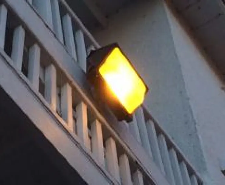 lightfixturephoto1_0.JPG