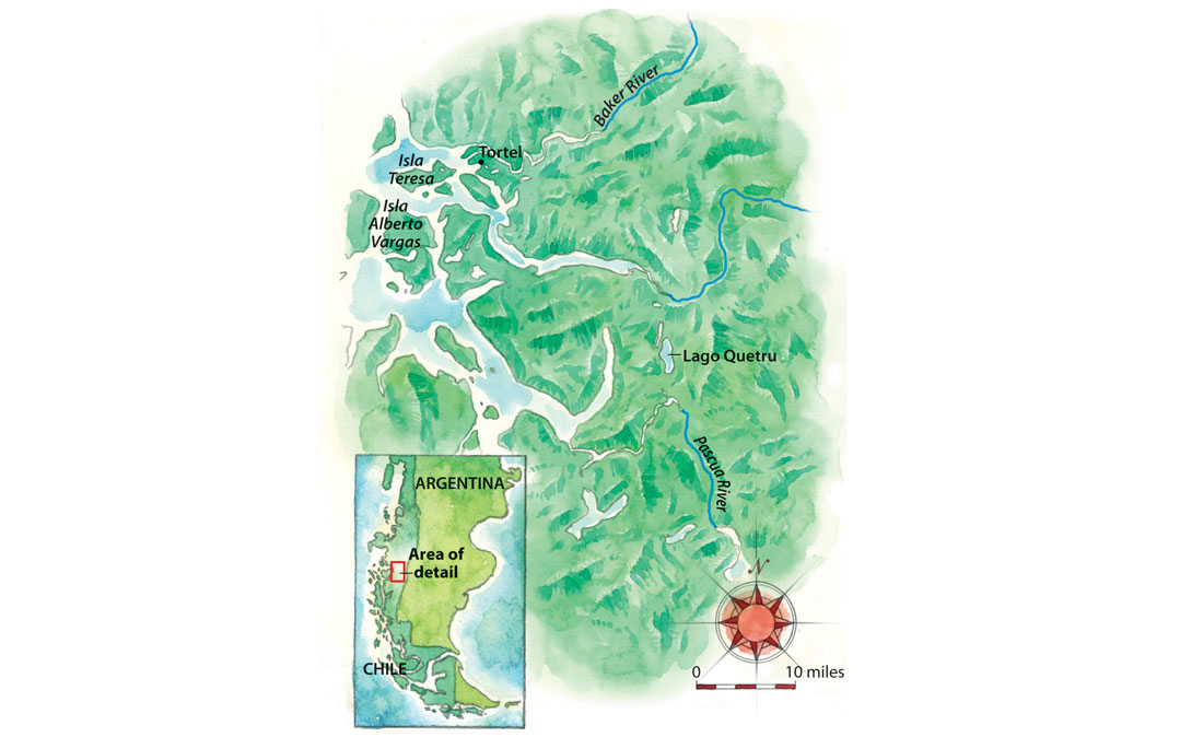 A map illustrates the paddlers' route from the Pascua River to Caleta Tortel, in Chilean Patagonia.