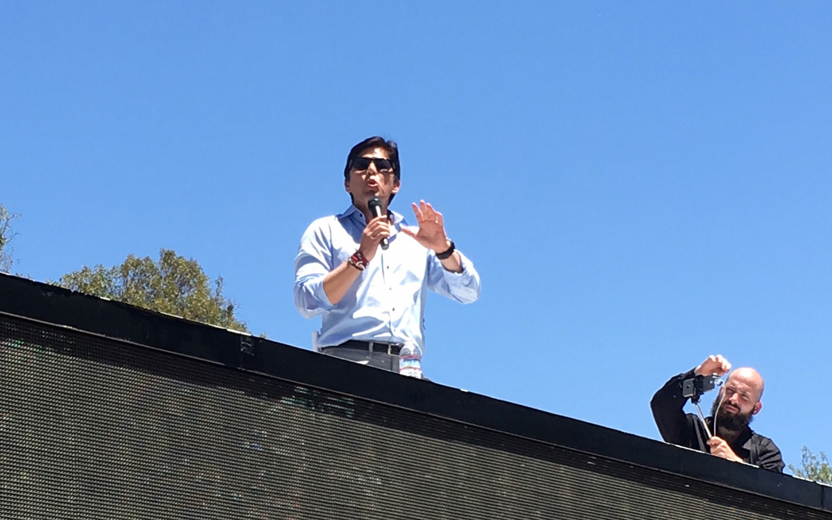 Sen. Kevin de Leon (D-Los Angeles) 