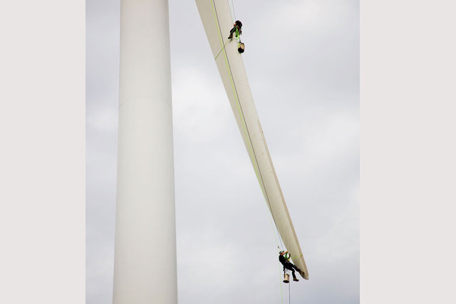 Crayton and Gaunt work their way down opposite sides of the blade.