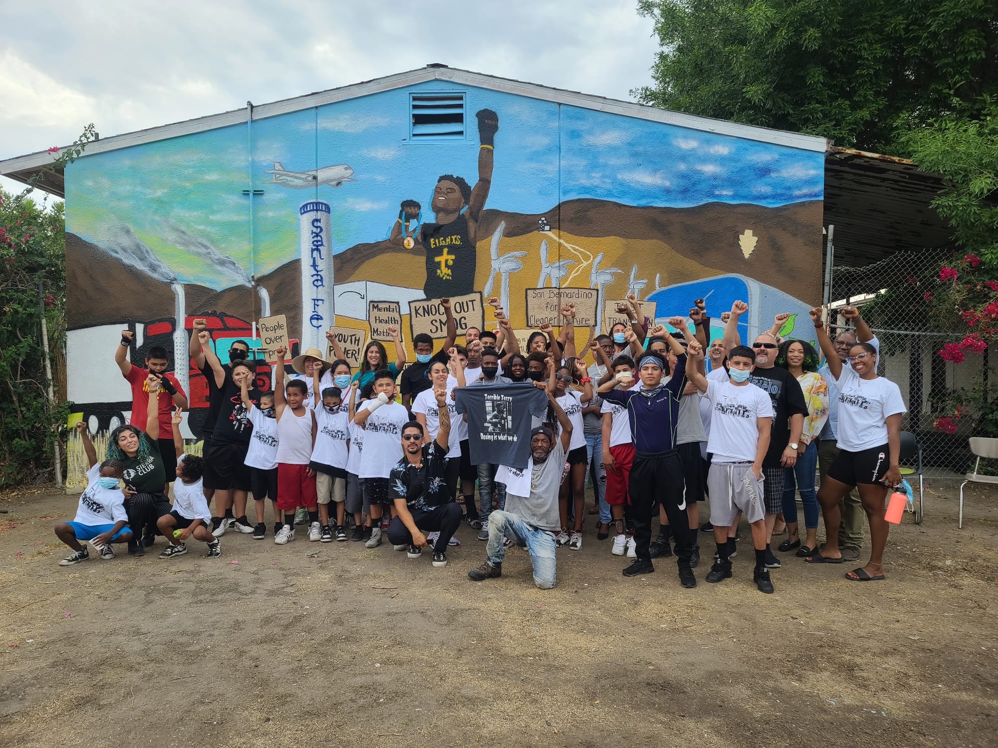 The whole mural-painting crowd